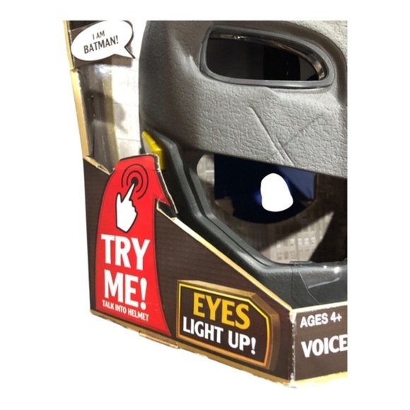 BATMAN light up Voice Changing talking Mask with Over 15‎ Sounds brand new - Picture 5 of 8